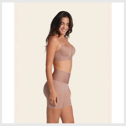 LuxeShape™ – Soft Compression with Shaping Effect